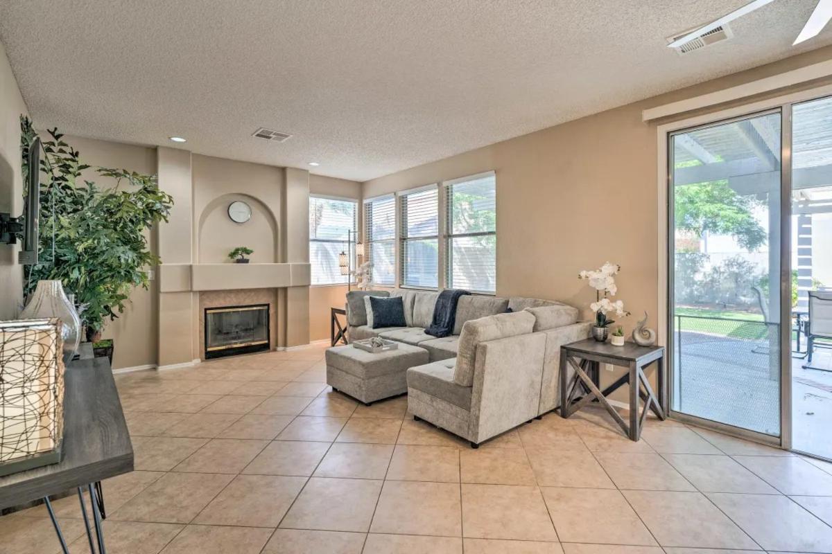A Beautiful House With Hot Tub, Grill & Games! Villa Las Vegas Exterior foto